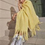 1pc Solid Color Scarf, Warm Neck Accessory For Winter, Thick Knitted Fringed Shawl