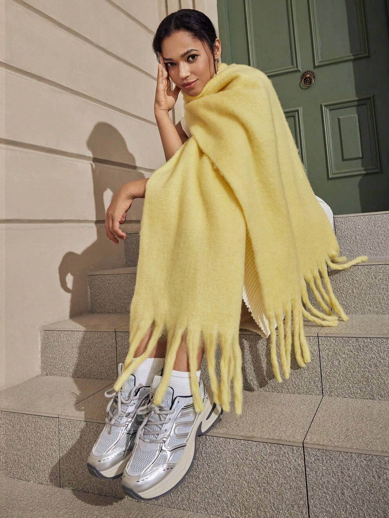 1pc Solid Color Scarf, Warm Neck Accessory For Winter, Thick Knitted Fringed Shawl